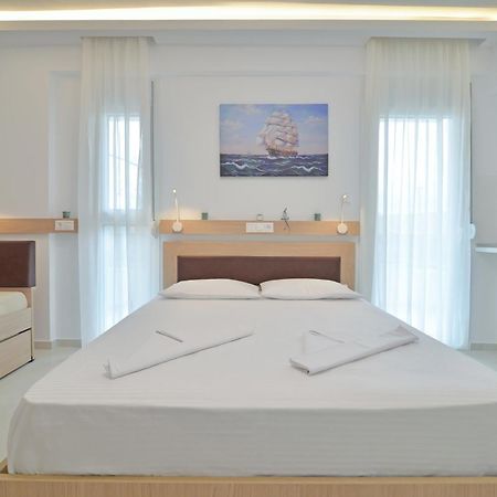 Evas Rooms 尼欧波洛伊 外观 照片