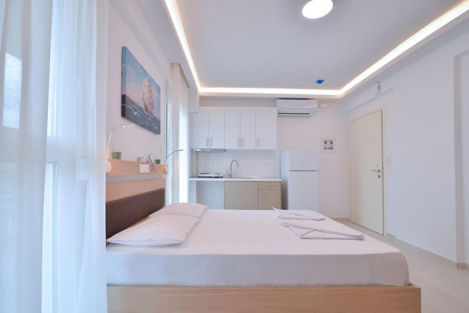 Evas Rooms 尼欧波洛伊 外观 照片