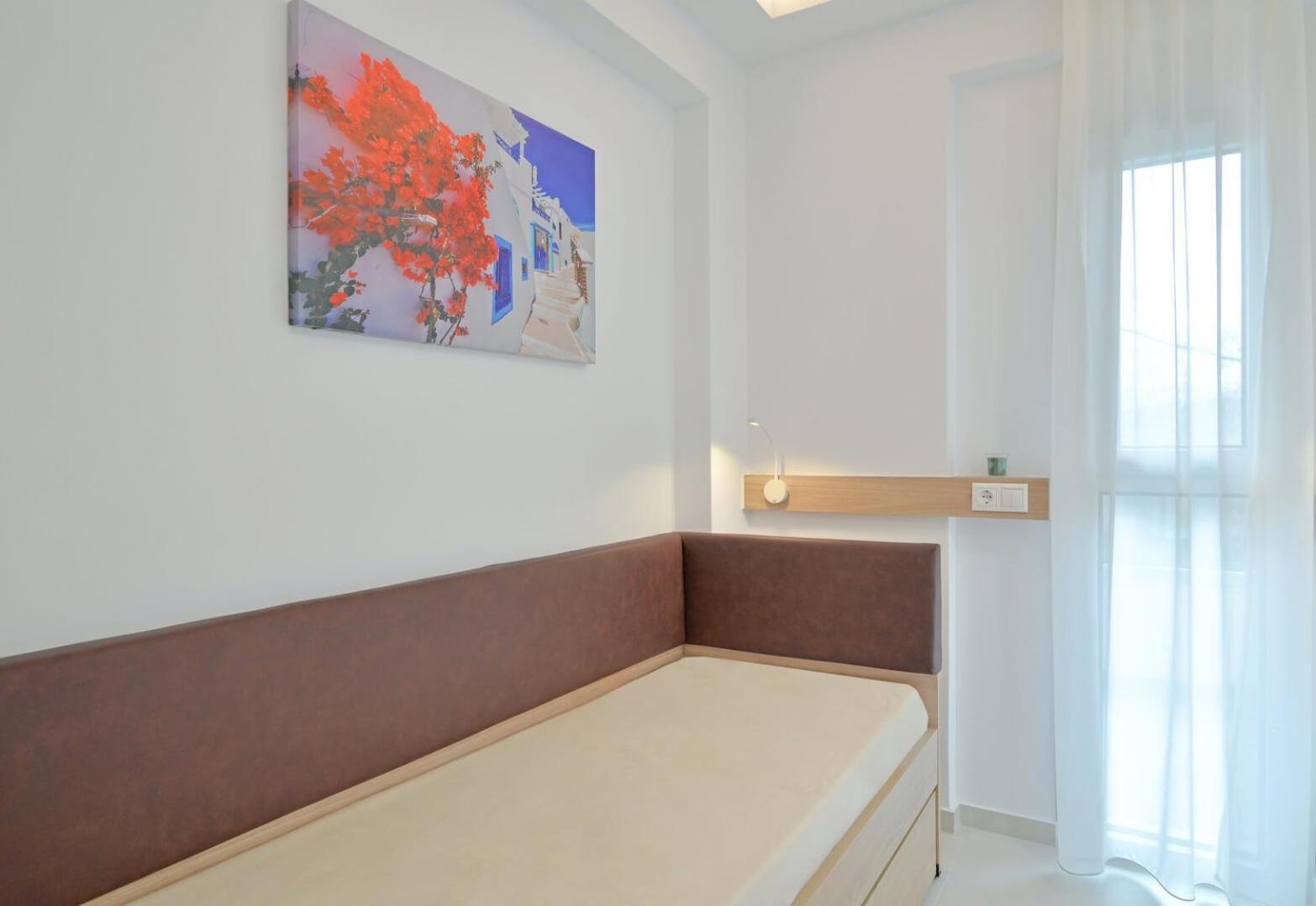 Evas Rooms 尼欧波洛伊 外观 照片
