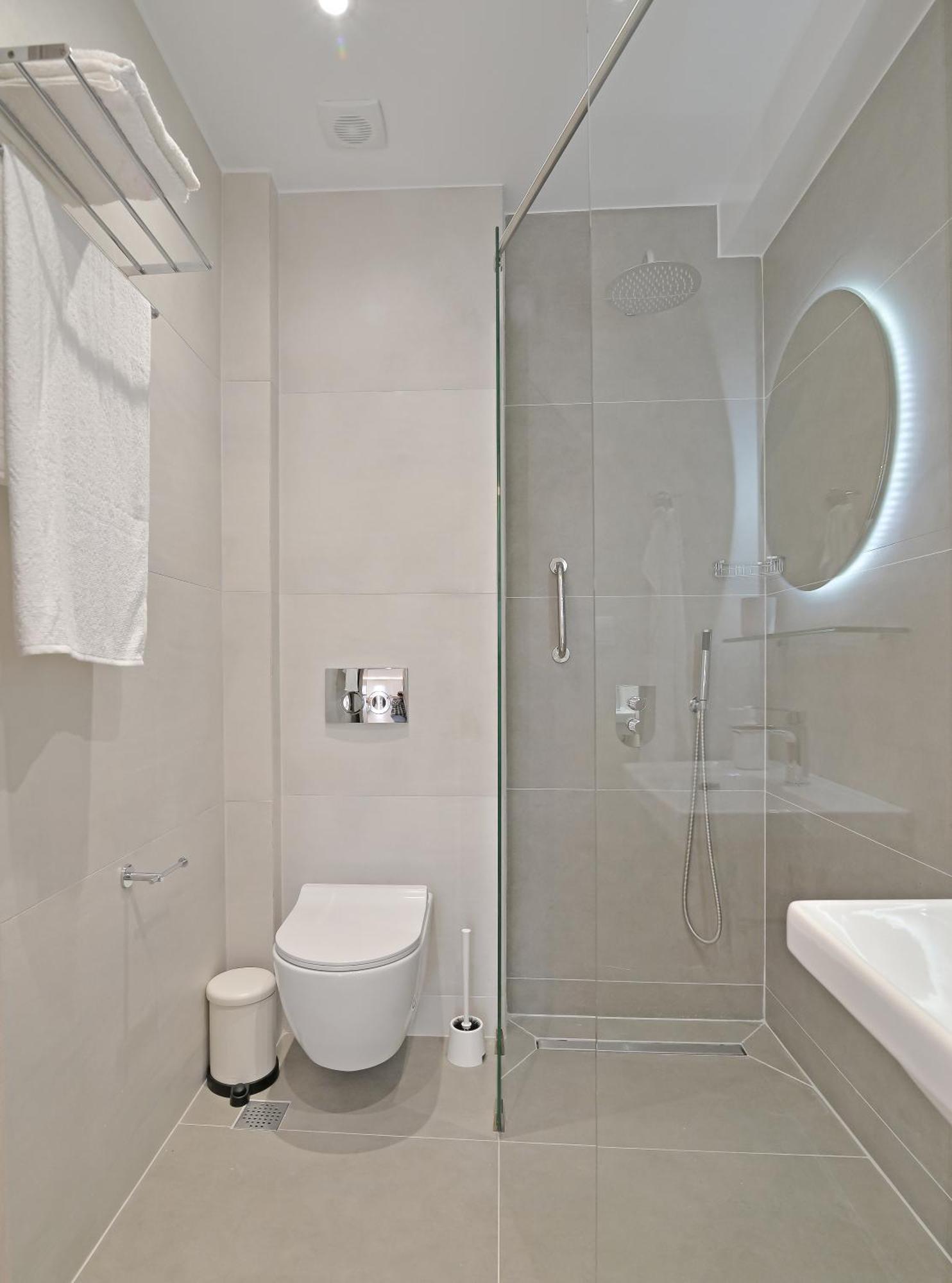 Evas Rooms 尼欧波洛伊 外观 照片